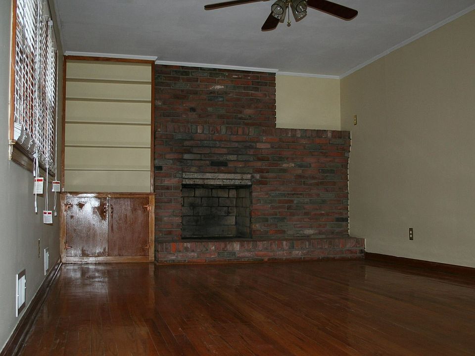2nd image of 2 Birch Way