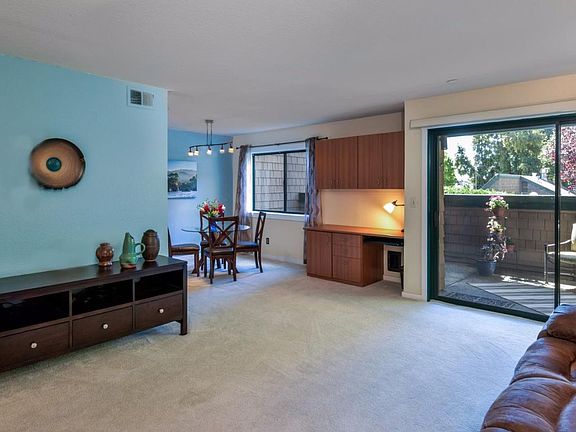 3rd image of 321 Broadway Unit A1
