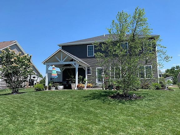 5th image of 711 Barnstable Ln