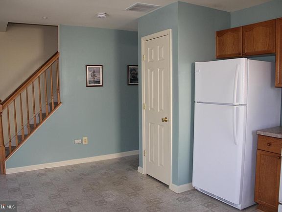 4th image of 230 Moser Cir