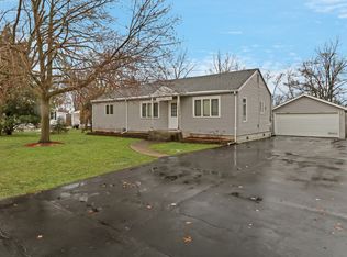 41085 N 1st St, Antioch, IL 60002