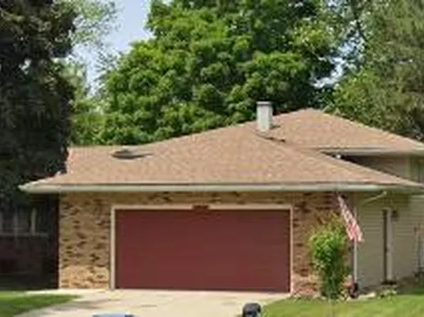 2338 Crestview Dr, Schererville, IN 46375