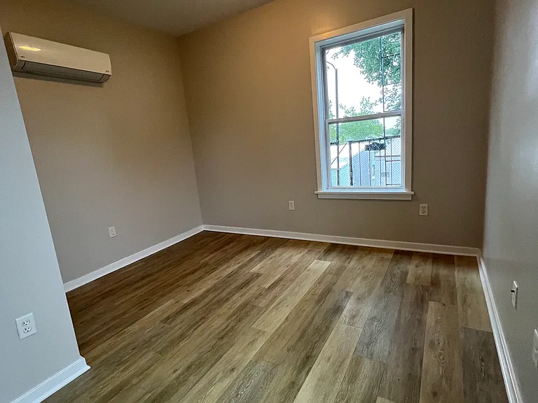 304 Ege Ave #2 — Photo 9