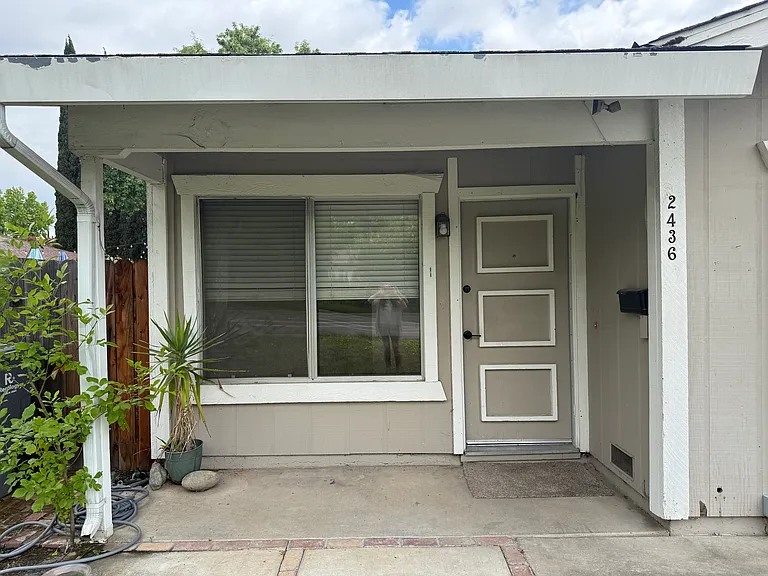 2430 S Whitney Blvd — Photo 8