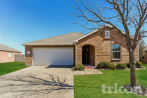 1326 Foster St Photo 1