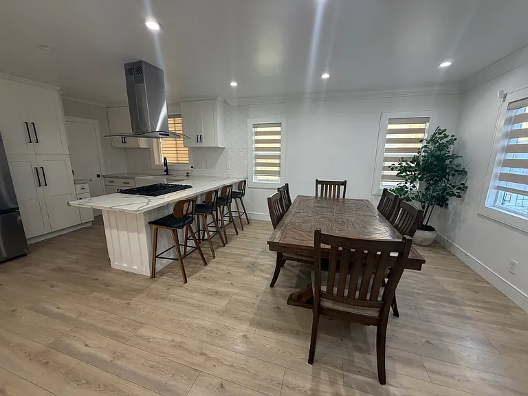 8427 San Carlos Ave — Photo 6