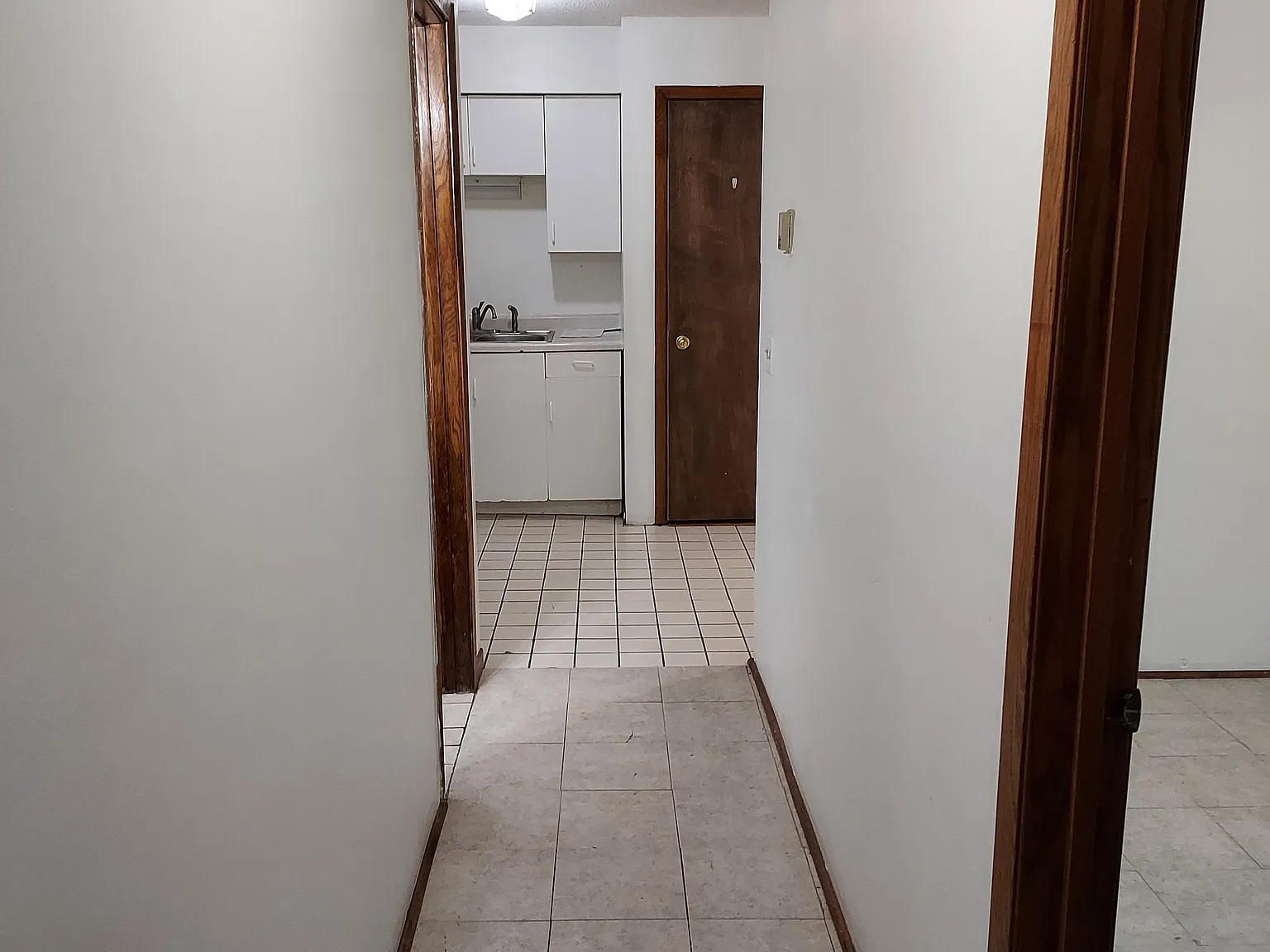 2 bed, 800 sqft, $1,200 — Photo 3