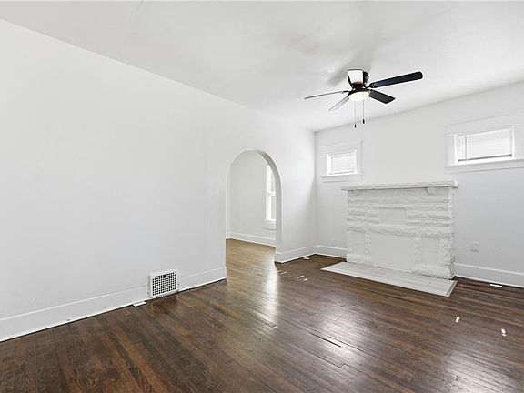 3rd image of 2005 Spruce Ave