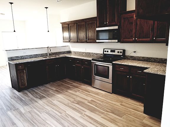5th image of 4801 Henry St