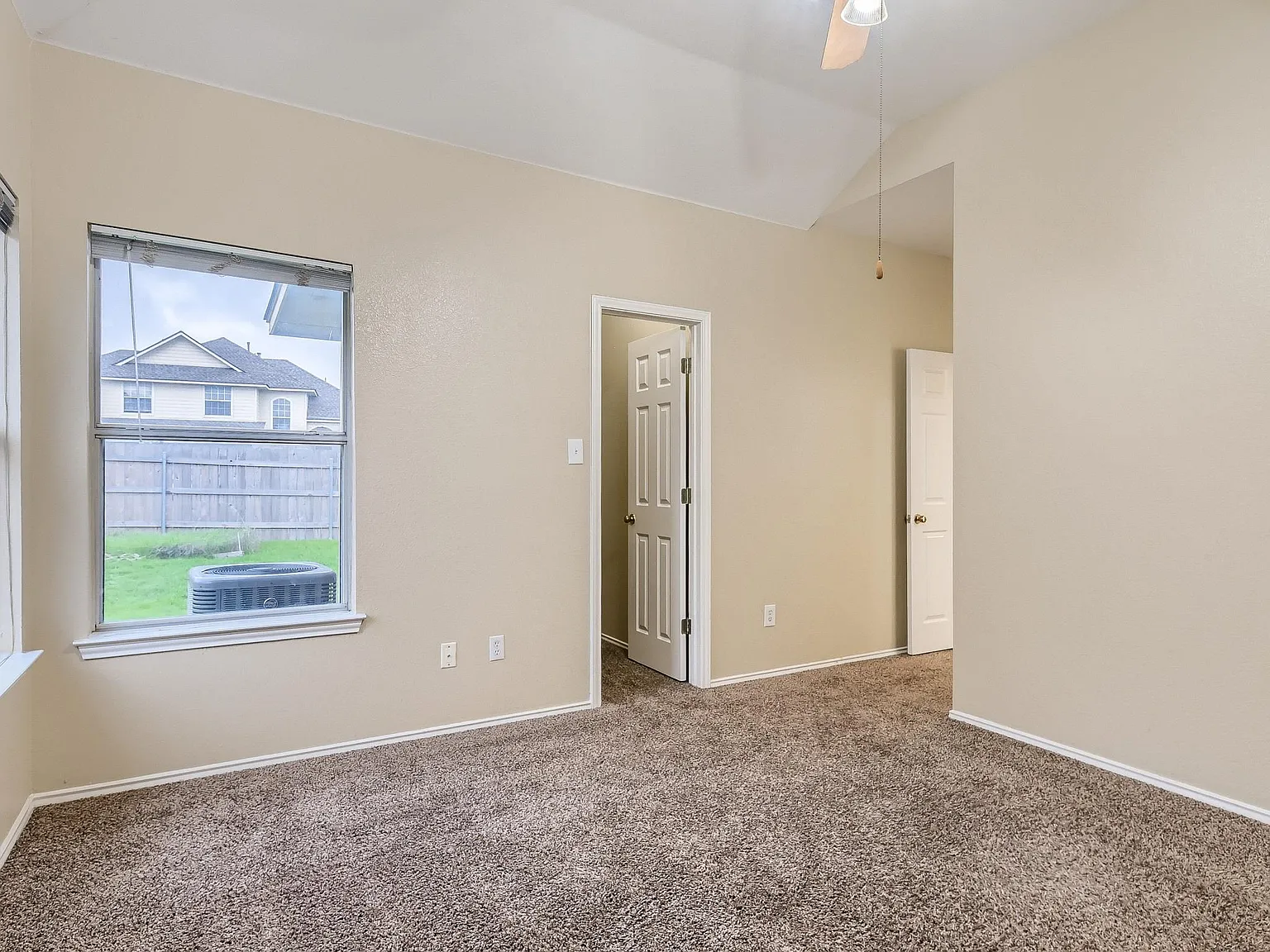 3 bed, 2.0 bath, 1205 sqft, $1,700 — Photo 4