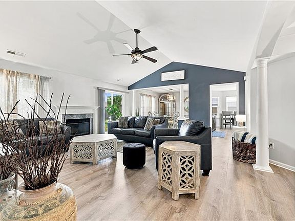 5th image of 2990 Sugar Maple Dr