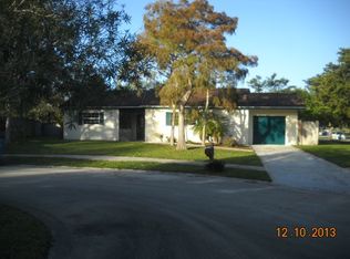 76 Sparrow Ter, Royal Palm Beach, FL 33411