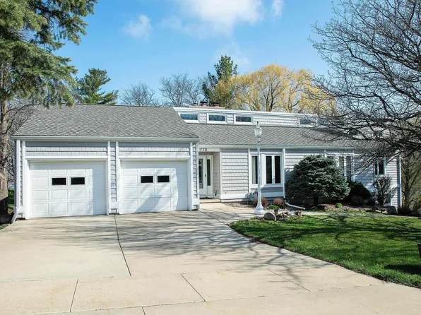 736 Greenfield Ave, Waverly, IA 50677