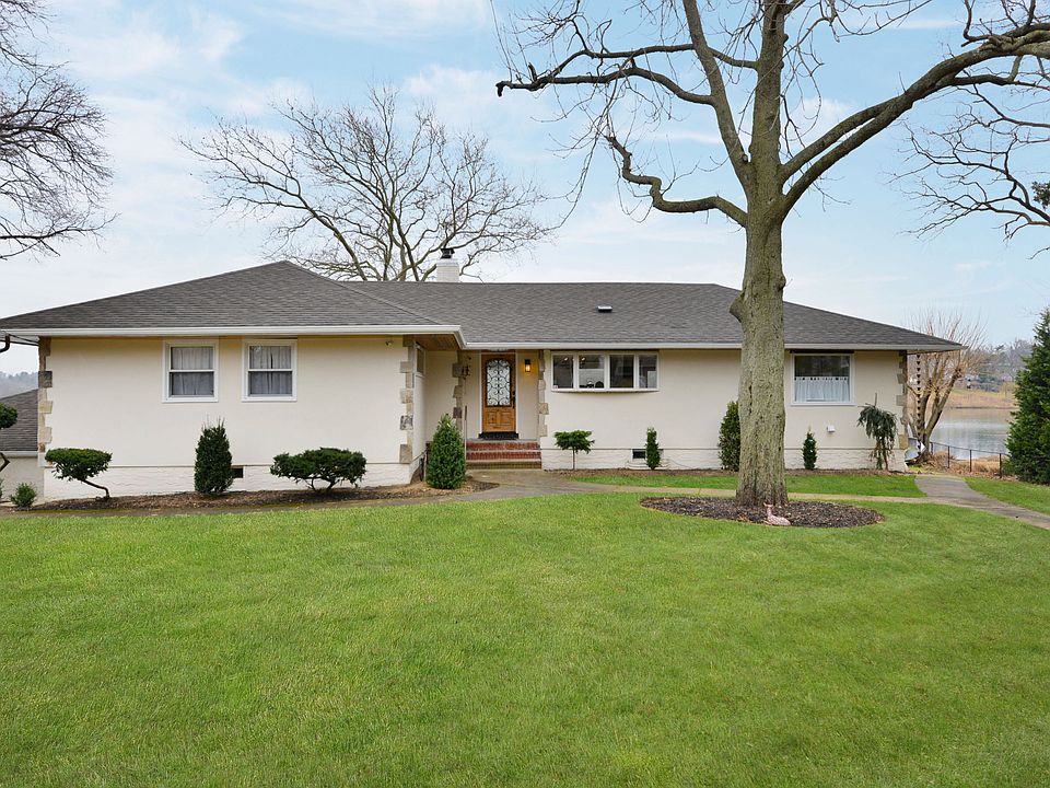 1st image of 4 Southland Dr #4