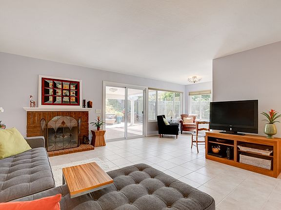 2nd image of 2757 Lancha St