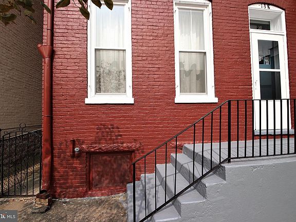 3rd image of 138 E Washington St