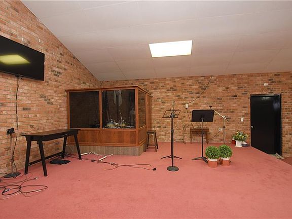 5th image of 82011 James Jenkins Rd