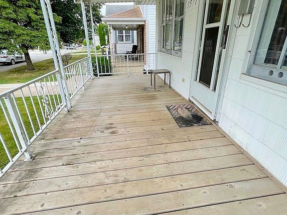 2nd image of 1571 Pierre Ave