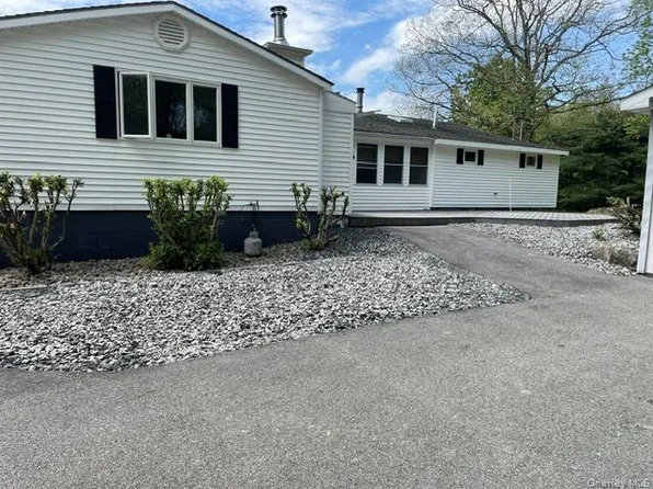 100 Decker Road #2, Wallkill, NY 12589