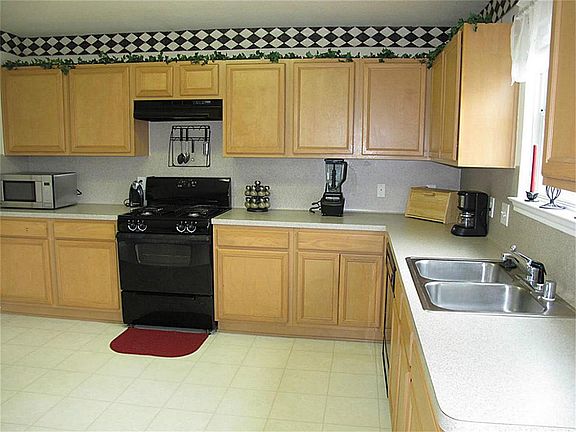3rd image of 21810 Haven Cove Ln