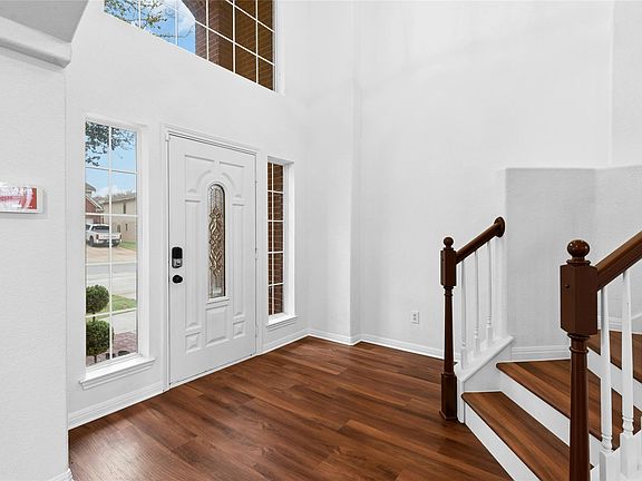 3rd image of 813 Caribou Ridge Trl