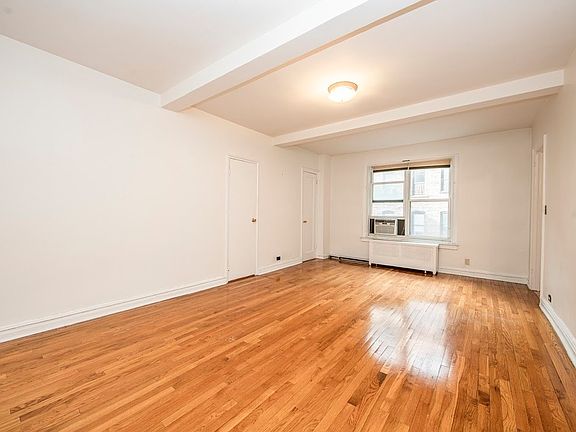 4th image of 200 W 108th St APT 3D