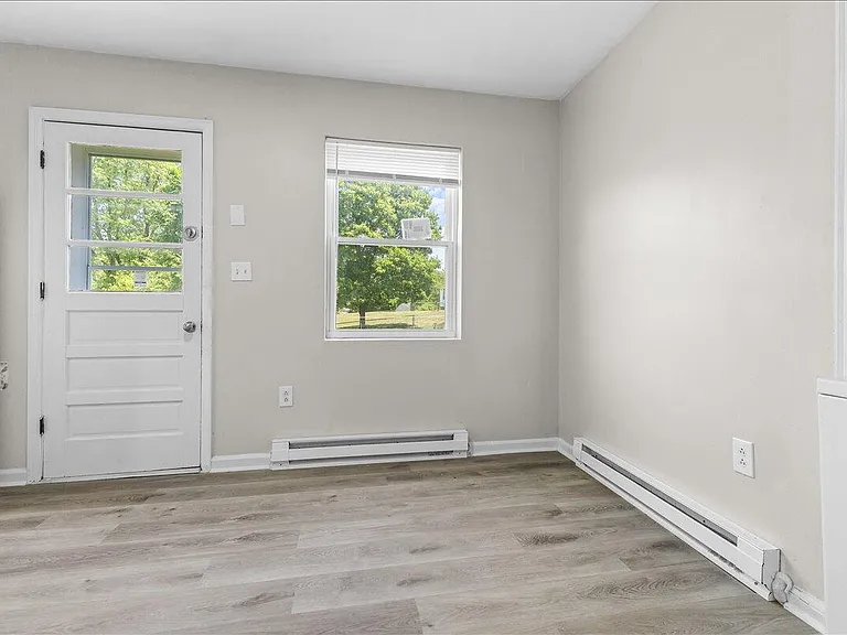 715 Bibb St NE — Photo 11