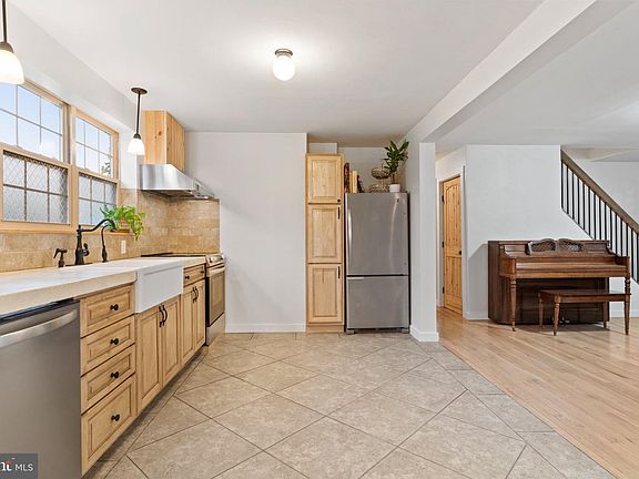 5th image of 902 Briarcliff Rd