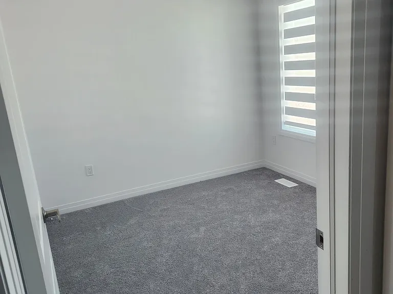 899 Douro St — Photo 16