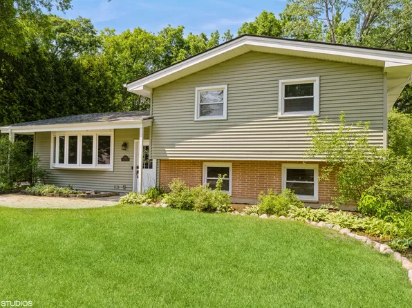 2510 Timber Ln, Lindenhurst, IL 60046