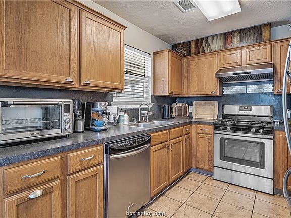 4th image of 512 Thornton Ct
