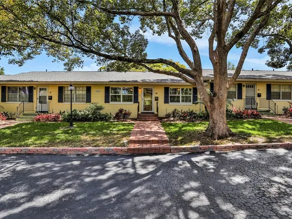 350 Liberty Ave APT 16, Mount Dora, FL 32757