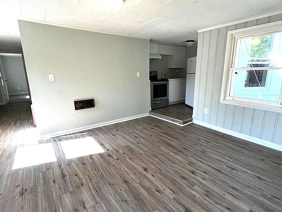 3rd image of 11542 Somerset Ave #7