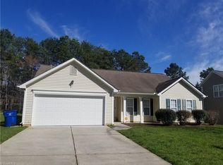 715 Hawthorn Ridge Dr, Whitsett, NC 27377