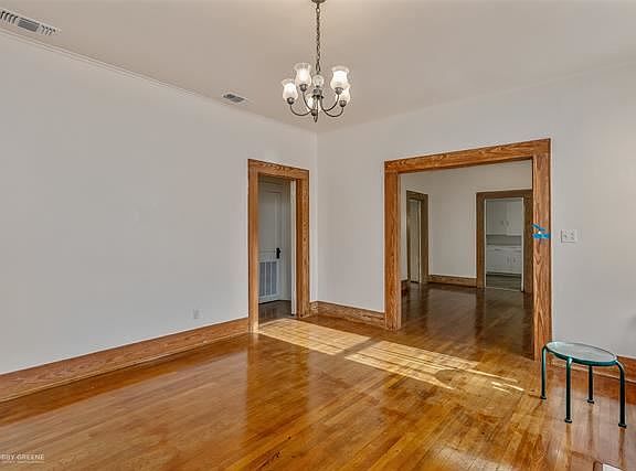 2nd image of 427 Kings Hwy