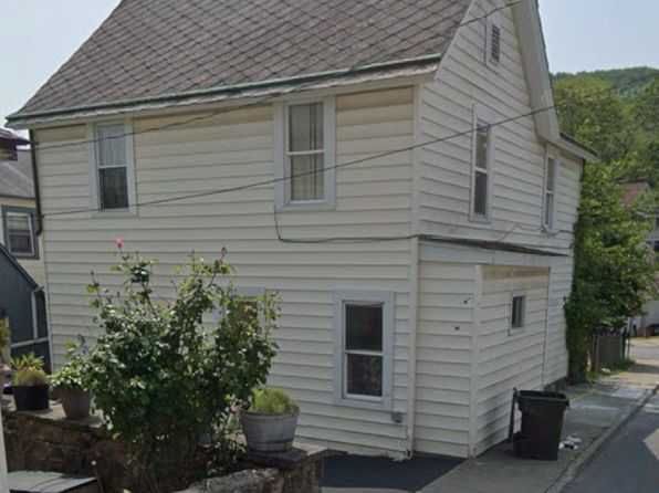 23 Schneider Ave #1