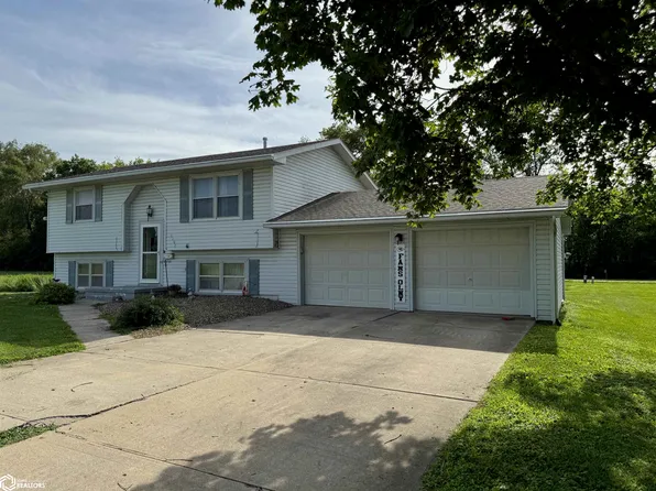 1102 Cherry Hills Dr, Shenandoah, IA 51601