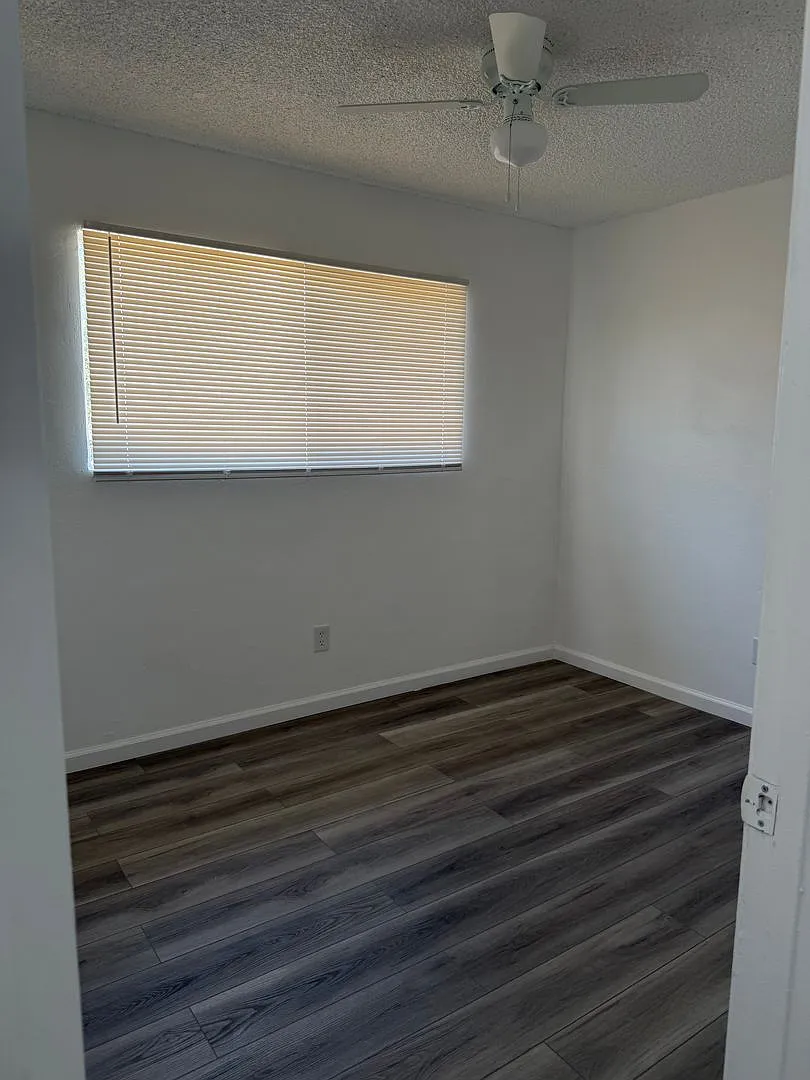 327 & 325 Dobrusky Dr — Photo 4