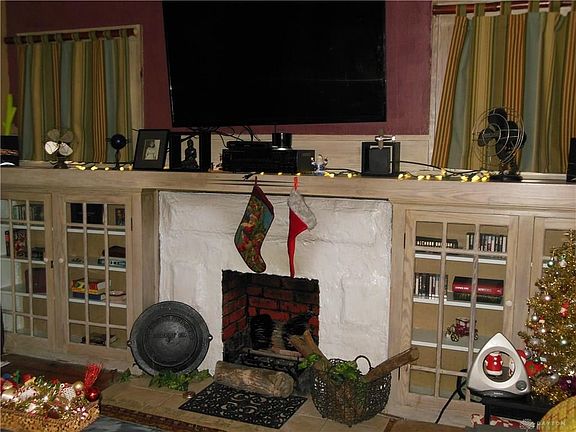 4th image of 1245 Arbor Ave