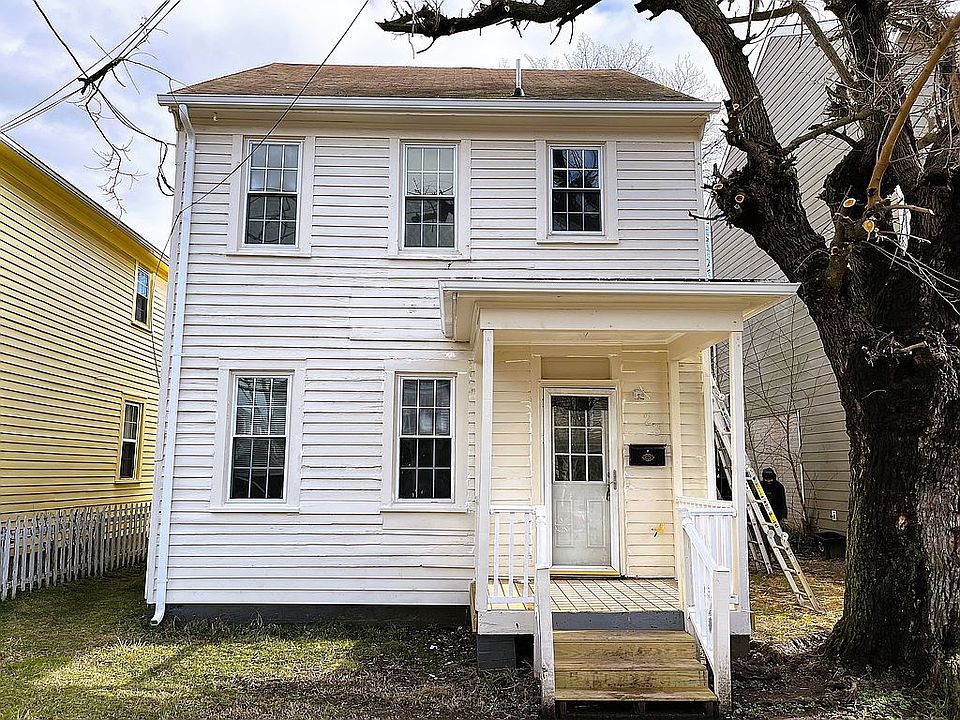 2nd image of 237 Charles St
