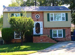 5402 Mystic Ct, Oxon Hill, MD 20745