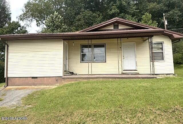 1st image of 165 Clarence Ln