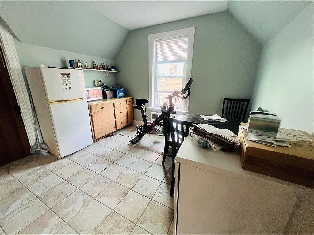 1 bed, 1.0 bath, 800 sqft, $2,000 — Photo 2