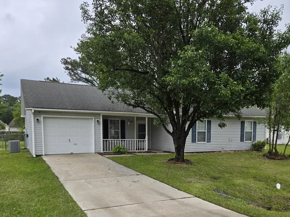 302 Paddock Pl, Jacksonville, NC 28546
