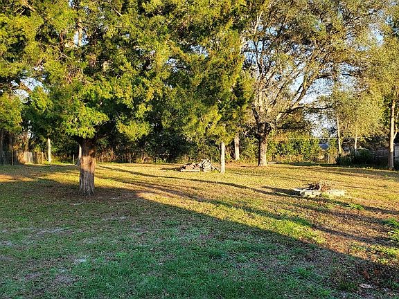 2nd image of 233 SW Shady Oak Way