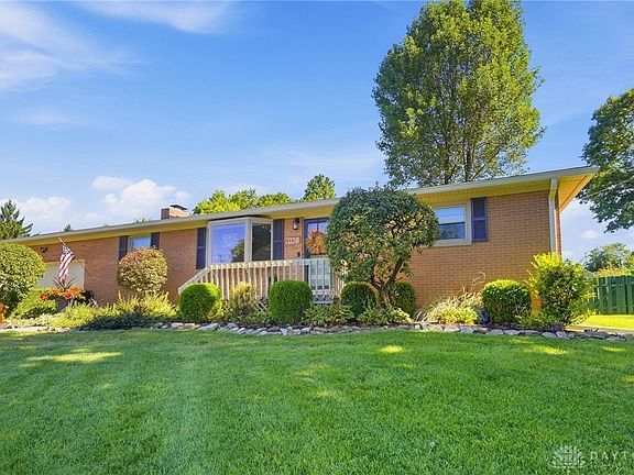 3rd image of 2724 Preston Dr