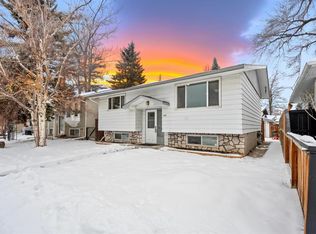 263 E Doverview Cres SE, Calgary, AB T2B 1Y7