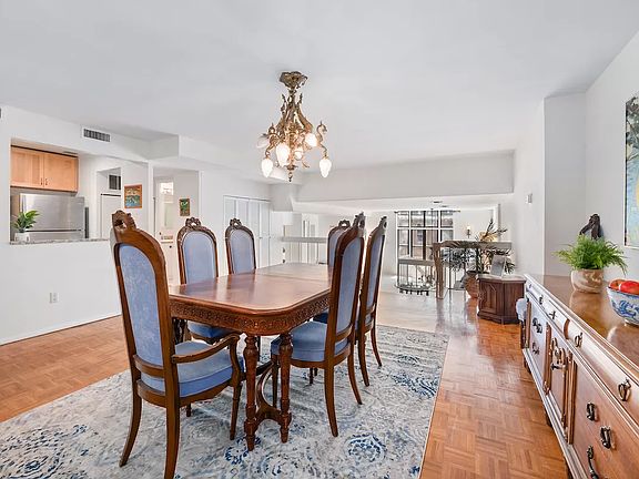 4th image of 253 W 73rd St APT 4