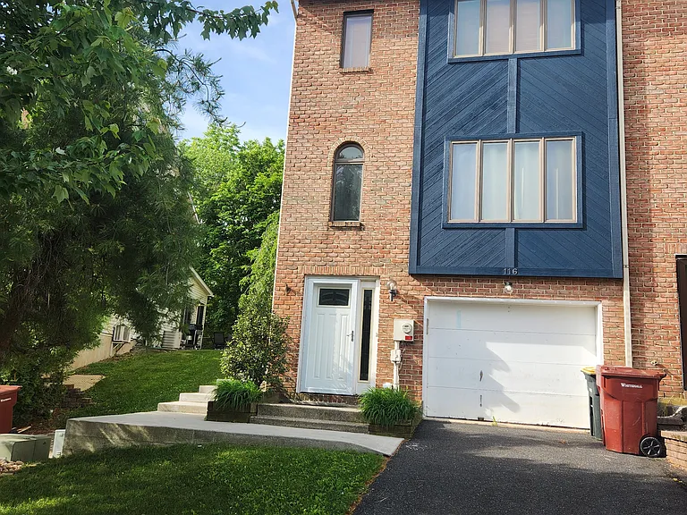 116 Cornerstone Pl — Photo 2
