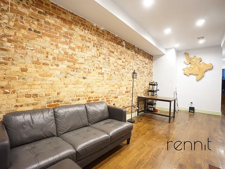686 Jefferson Ave #2L — Photo 2